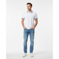 Polo Hombre Blanco Óptico Diseño en Cuello y Mangas Algodón Pima Peruano